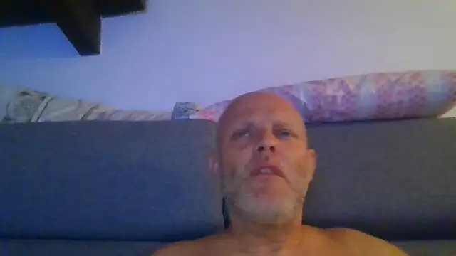 davigochi77bcn online show from October 3, 2025, 9:34 pm