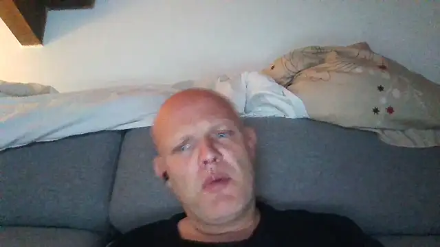 davigochi77bcn online show from December 19, 2025, 8:38 pm