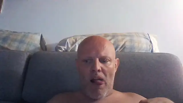 davigochi77bcn online show from August 1, 2026, 7:57 pm