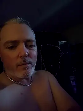 Hotredheadandtoungelasher online show from April 28, 2026, 2:55 pm