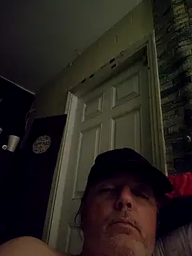 Hotredheadandtoungelasher online show from April 30, 2026, 6:14 pm