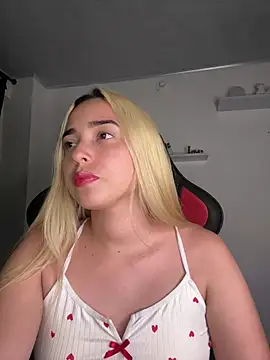 Irisweet  online show from February 23, 2025, 5:34 am