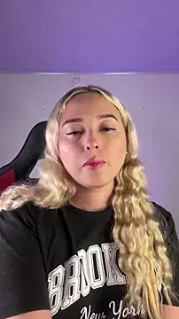 Irisweet  online show from November 5, 2025, 10:10 pm