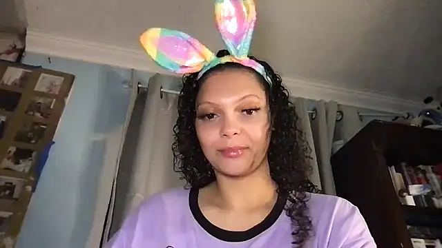 Snapshot of LuLuValenttine101 chatting on April 7, 2026, 6:47 am LuLuValenttine101 online show from April 7, 2026, 6:47 am
