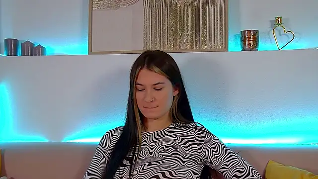 Snapshot of RachelSimpson chatting on March 2, 2025, 6:30 pm RachelSimpson online show from March 2, 2025, 6:30 pm