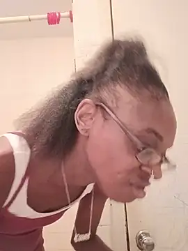 Snapshot of Jasmine_FullsShine chatting on July 3, 2026, 8:04 pm Jasmine FullsShine online show from July 3, 2026, 8:04 pm