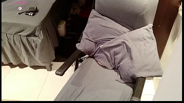 Snapshot of Canto-Dvng chatting on February 20, 2025, 5:12 am Canto-Dvng online show from February 20, 2025, 5:12 am