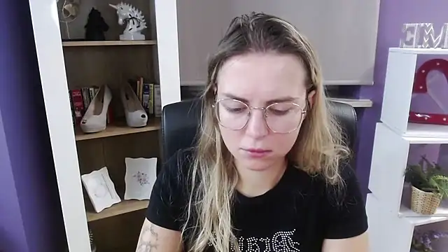 Zoey Erotic online show from October 1, 2025, 4:18 am