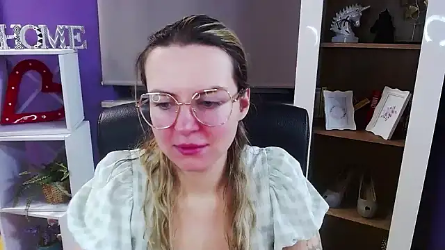 Zoey Erotic online show from January 16, 2026, 6:28 am