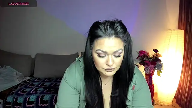 Snapshot of Laura_sinner chatting on February 18, 2025, 11:19 pm Laura sinner online show from February 18, 2025, 11:19 pm