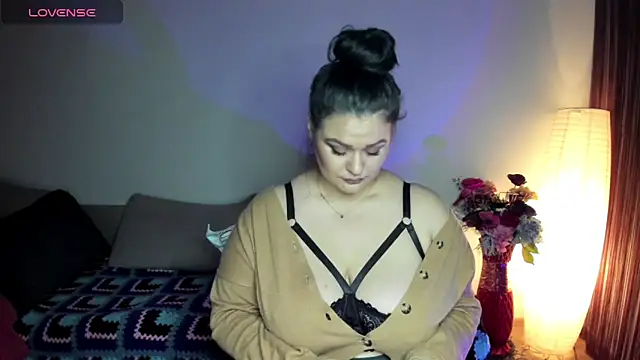 Snapshot of Laura_sinner chatting on March 16, 2025, 11:57 pm Laura sinner online show from March 16, 2025, 11:57 pm