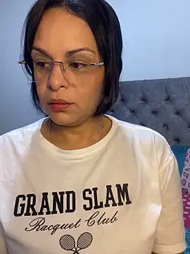 Snapshot of Kataliina chatting on May 26, 2026, 2:18 am Kataliina online show from May 26, 2026, 2:18 am