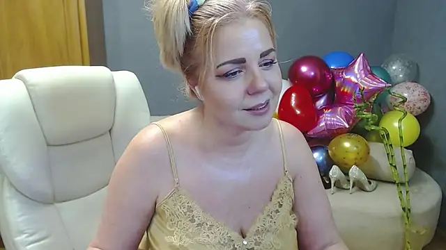 Snapshot of Cute_sun chatting on December 22, 2024, 11:41 pm Cute sun online show from December 22, 2024, 11:41 pm