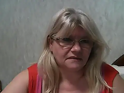 Snapshot of Diana_49 chatting on February 19, 2025, 2:44 pm Diana 49 online show from February 19, 2025, 2:44 pm