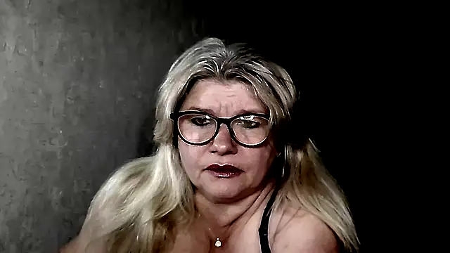 Diana 49 online show from April 26, 2026, 7:28 am