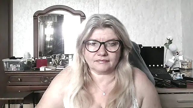 Snapshot of Diana_49 chatting on May 12, 2026, 8:11 am Diana 49 online show from May 12, 2026, 8:11 am