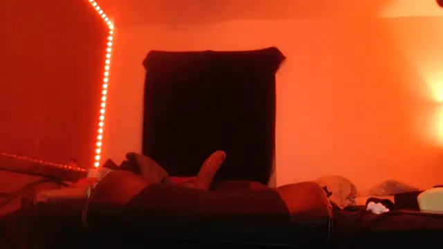 trophyboi69 online show from April 7, 2026, 11:43 am