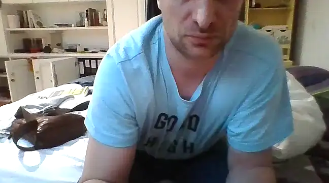 MmaxX004 online show from February 22, 2025, 7:23 am