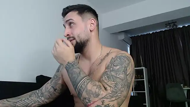 Snapshot of _DylanGreen chatting on November 1, 2025, 9:33 am DylanGreen online show from November 1, 2025, 9:33 am