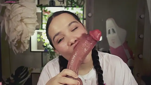 Snapshot of Chery_Lady22 chatting on January 25, 2025, 11:02 am Chery Lady22 online show from January 25, 2025, 11:02 am