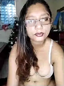 Snapshot of Sivanija_21 chatting on December 31, 2024, 11:31 am Sivanija 21 online show from December 31, 2024, 11:31 am