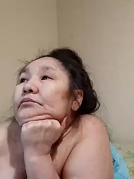 Snapshot of Zulfiya_Bruce chatting on February 5, 2025, 1:37 am Zulfiya Bruce online show from February 5, 2025, 1:37 am