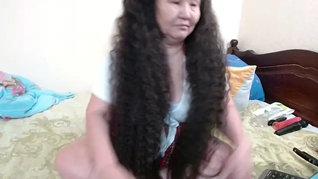 Snapshot of Zulfiya_Bruce chatting on February 26, 2025, 11:37 pm Zulfiya Bruce online show from February 26, 2025, 11:37 pm