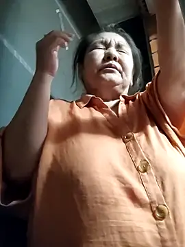 Snapshot of Zulfiya_Bruce chatting on March 13, 2025, 6:12 pm Zulfiya Bruce online show from March 13, 2025, 6:12 pm