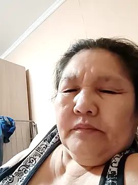 Snapshot of Zulfiya_Bruce chatting on March 22, 2025, 6:36 pm Zulfiya Bruce online show from March 22, 2025, 6:36 pm