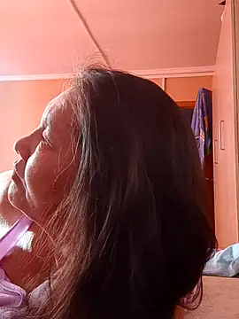 Snapshot of Zulfiya_Bruce chatting on September 16, 2025, 4:35 am Zulfiya Bruce online show from September 16, 2025, 4:35 am