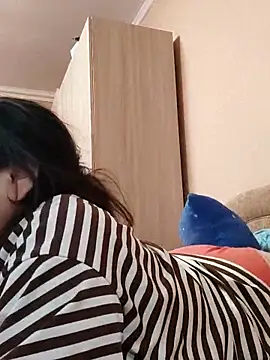 Snapshot of Zulfiya_Bruce chatting on October 27, 2025, 9:46 am Zulfiya Bruce online show from October 27, 2025, 9:46 am