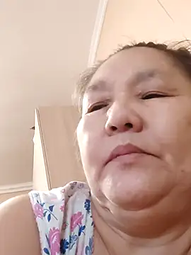 Snapshot of Zulfiya_Bruce chatting on November 18, 2025, 3:01 am Zulfiya Bruce online show from November 18, 2025, 3:01 am