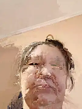 Snapshot of Zulfiya_Bruce chatting on December 15, 2025, 4:17 am Zulfiya Bruce online show from December 15, 2025, 4:17 am