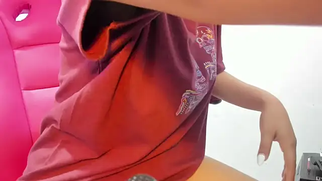 Snapshot of CAMILA--REY chatting on October 11, 2025, 12:36 pm CAMILA--REY online show from October 11, 2025, 12:36 pm