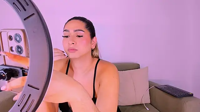 Snapshot of ISABELLASSMITH chatting on February 25, 2025, 6:03 am ISABELLASSMITH online show from February 25, 2025, 6:03 am