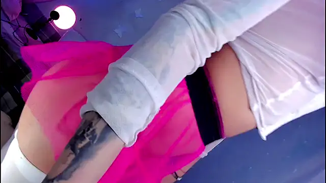 Snapshot of LickLizzy chatting on January 10, 2025, 4:01 am LickLizzy online show from January 10, 2025, 4:01 am