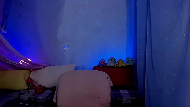 Snapshot of LickLizzy chatting on February 7, 2025, 5:20 am LickLizzy online show from February 7, 2025, 5:20 am