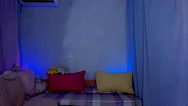 Snapshot of LickLizzy chatting on February 10, 2025, 6:53 am LickLizzy online show from February 10, 2025, 6:53 am