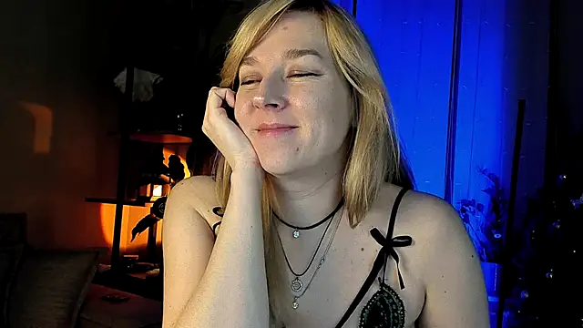 Snapshot of 5_in_one chatting on February 3, 2025, 4:14 am 5 in one online show from February 3, 2025, 4:14 am