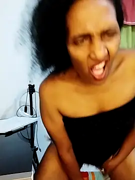 Snapshot of Aishamara chatting on February 21, 2026, 4:02 am Aishamara online show from February 21, 2026, 4:02 am