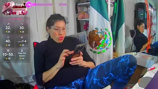 Snapshot of LaInsaciableIntensa chatting on February 28, 2025, 11:23 pm LaInsaciableIntensa online show from February 28, 2025, 11:23 pm