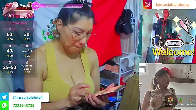 Snapshot of LaInsaciableIntensa chatting on March 14, 2025, 9:32 pm LaInsaciableIntensa online show from March 14, 2025, 9:32 pm