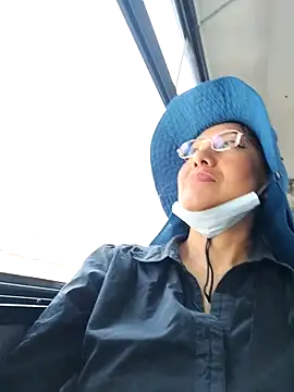 Snapshot of LaInsaciableIntensa chatting on September 18, 2025, 4:42 pm LaInsaciableIntensa online show from September 18, 2025, 4:42 pm