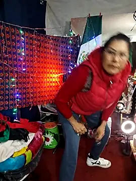 Snapshot of LaInsaciableIntensa chatting on October 15, 2025, 1:50 am LaInsaciableIntensa online show from October 15, 2025, 1:50 am