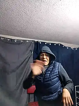 Snapshot of LaInsaciableIntensa chatting on October 30, 2025, 2:13 am LaInsaciableIntensa online show from October 30, 2025, 2:13 am