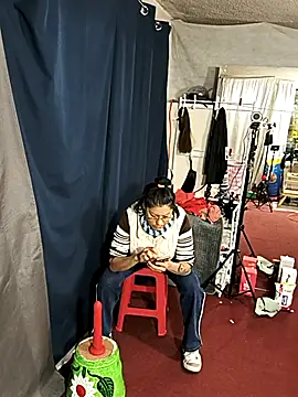 Snapshot of LaInsaciableIntensa chatting on November 2, 2025, 11:51 pm LaInsaciableIntensa online show from November 2, 2025, 11:51 pm