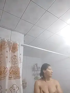 Snapshot of LaInsaciableIntensa chatting on December 17, 2025, 4:35 pm LaInsaciableIntensa online show from December 17, 2025, 4:35 pm