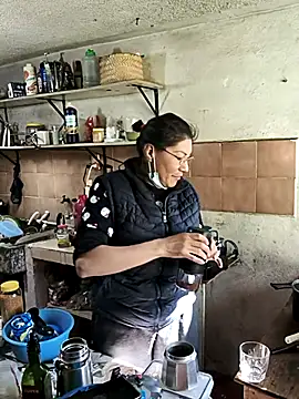 Snapshot of LaInsaciableIntensa chatting on December 21, 2025, 4:14 pm LaInsaciableIntensa online show from December 21, 2025, 4:14 pm