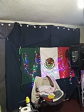 LaInsaciableIntensa online show from June 10, 2026, 1:06 am
