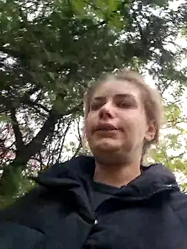 Snapshot of Keli_Jessi chatting on October 24, 2025, 1:29 pm Keli Jessi online show from October 24, 2025, 1:29 pm